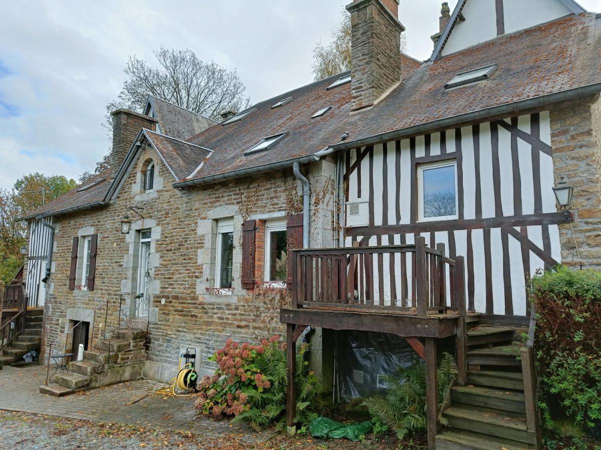 Maison La Motte With Bicycle Parking Saint-Hilaire-du-Harcouët Exterior photo